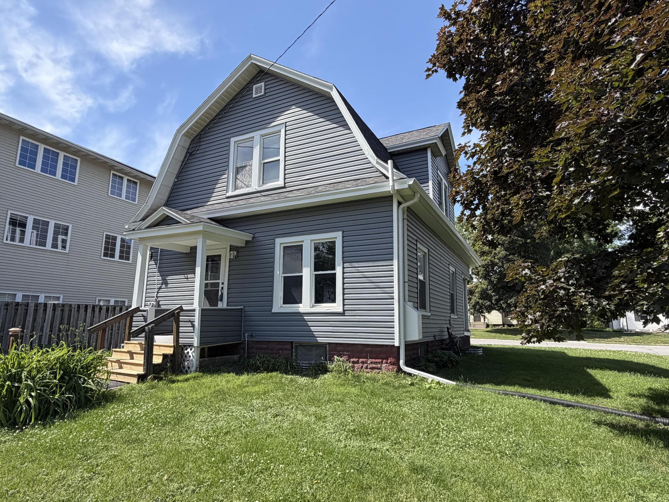 3202 Lincoln Way
