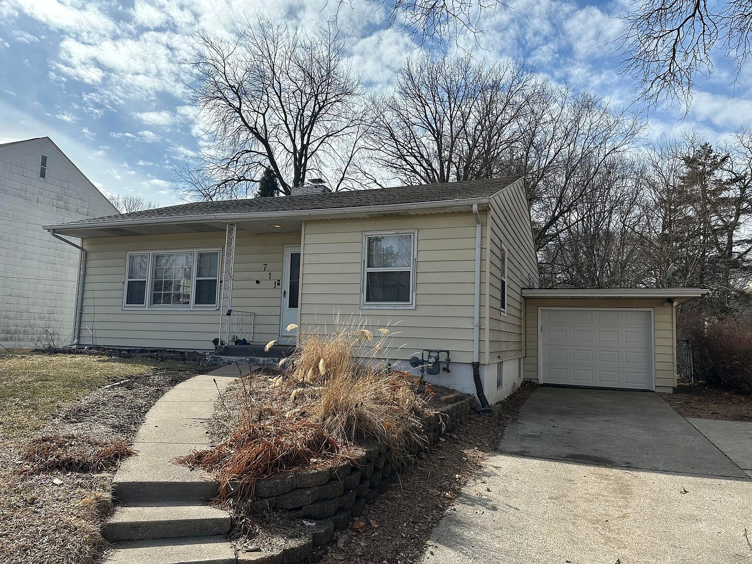 711 Beach Avenue - 1